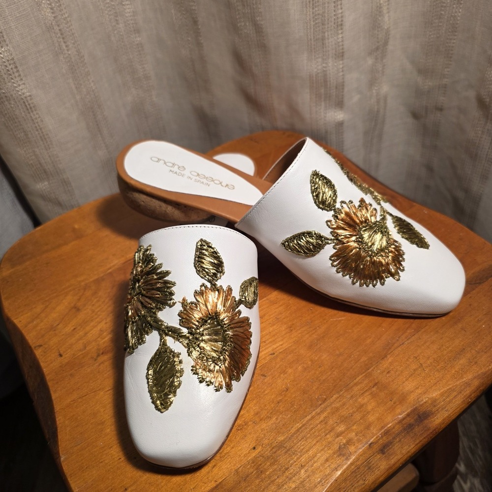 Andre Assous Spain‎ White Leather Mule Slides Gold Floral EU 38 US 7.5 New NOTE
